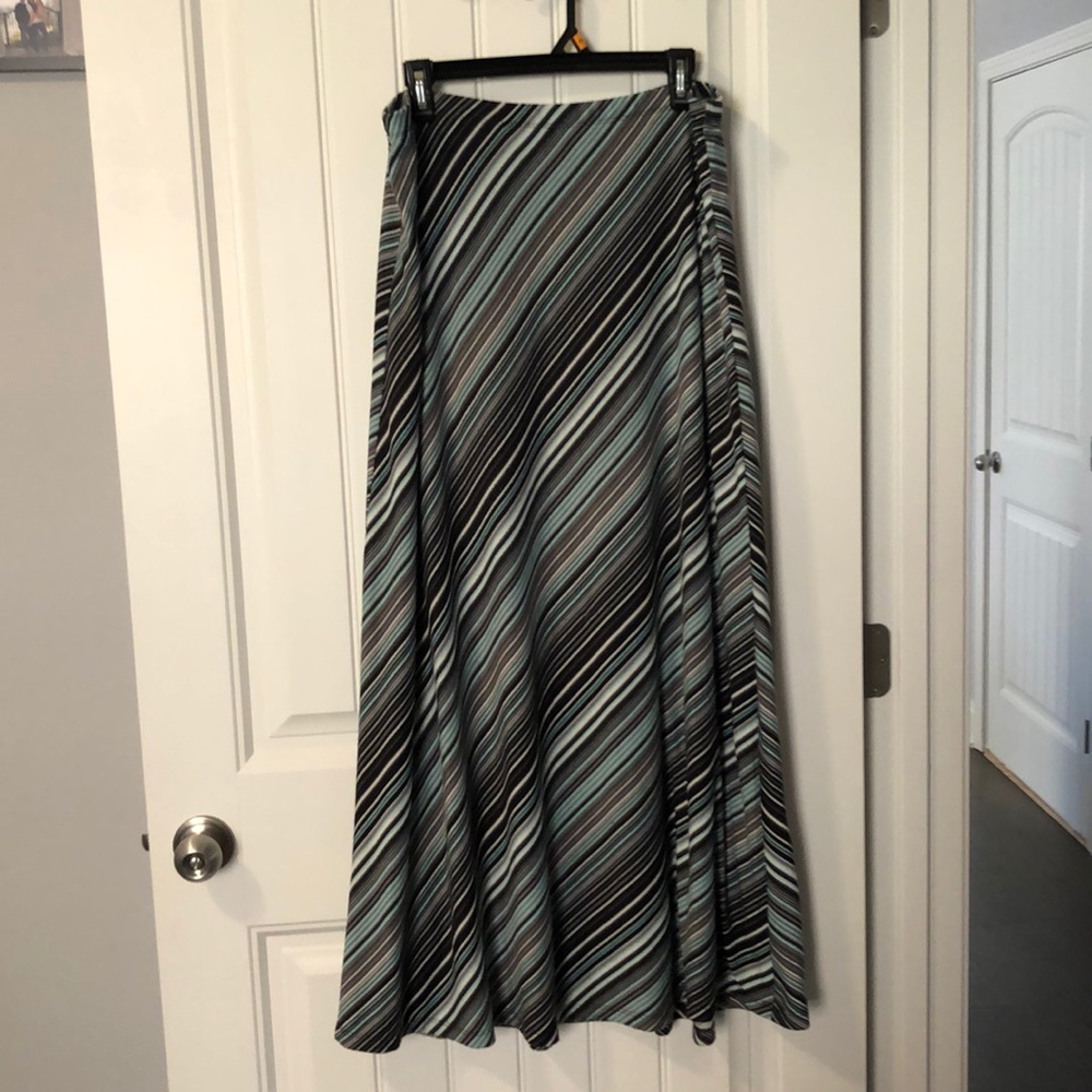 Cute maxi skirt!